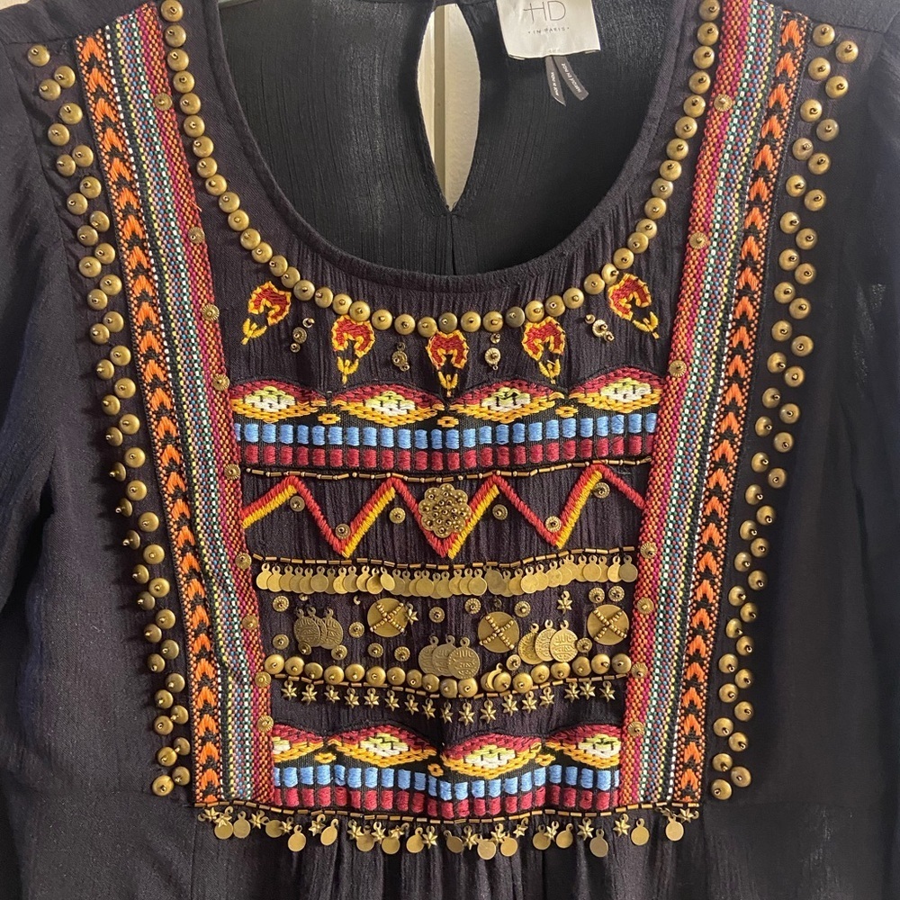 HD in Paris Black Top with Vibrant Embroidery Sz 4 - Picture 3 of 9